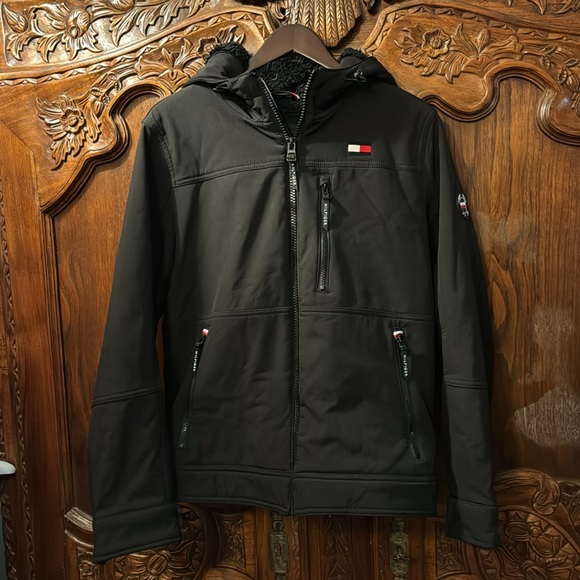 Tommy Hilfiger Other - Tommy Hilfiger Coat Water Wind Resistant Men’s Size Small